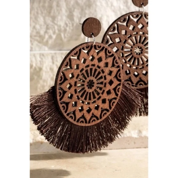 Brown Rustic Natural Wood Filigree Round Tassel Boho Bohemian Dangle Earrings - Picture 1 of 4